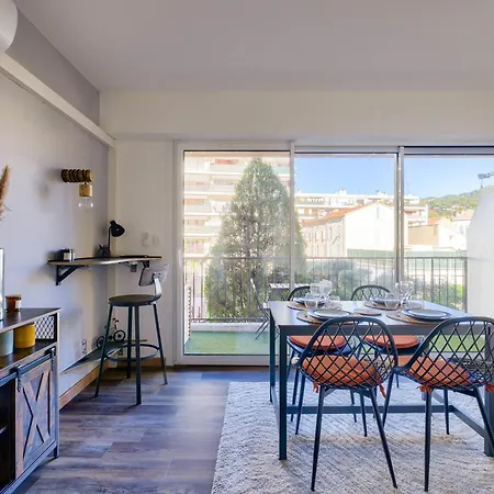 Apartment Magnifique Avec Terrasse Au Coeur De *
